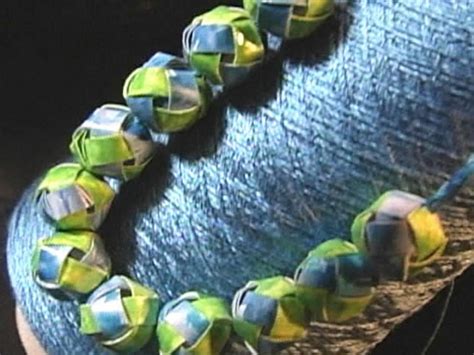 How To Weave A Paper Bead Necklace Hgtv