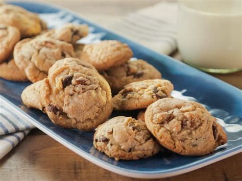 I'm always fighting hard to make sure family meals don't get lost in the shuffle, because cooking for the kids means i have one more dinner at home with them, says trisha. 21 Best Trisha Yearwood Christmas Cookies - Most Popular Ideas of All Time