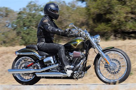 With a new design for 2013, the. 2013 Harley-Davidson CVO Breakout - Moto.ZombDrive.COM