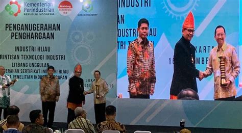 APP Sinar Mas Terima Penghargaan Industri Hijau AgroIndonesia