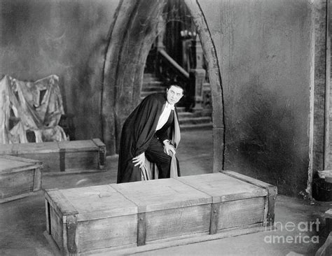 Bela Lugosi In The 1931 Film Dracula Photograph By Bettmann Pixels