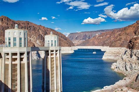 Hoover Dam Power Towers Stock Image Image Of Industry 174087239