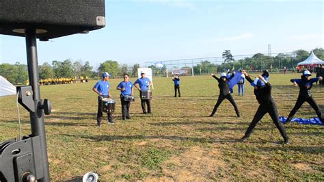 Menteri belia dan sukan, datuk seri reezal merican naina merican, masih berkeyakinan s. Gimik rumah sukan Sekolah Seni Malaysia Johor - YouTube