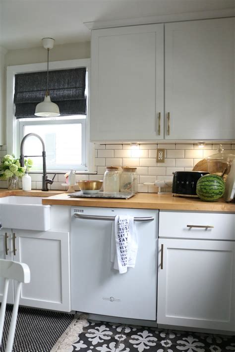 Here are a few tiny house kitchen designs that grabbed my attention. Small Space Living Series- Kitchen Cabinets and Organizing Tips - Nesting With Grace