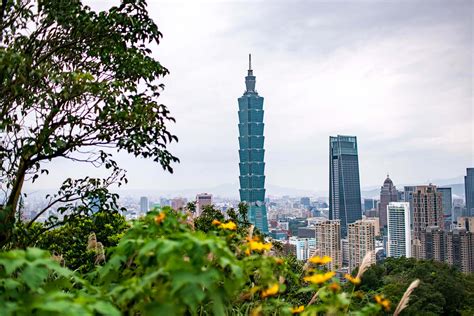 Views Over Taipei Hiking Elephant Mountain And Visiting Taipei 101