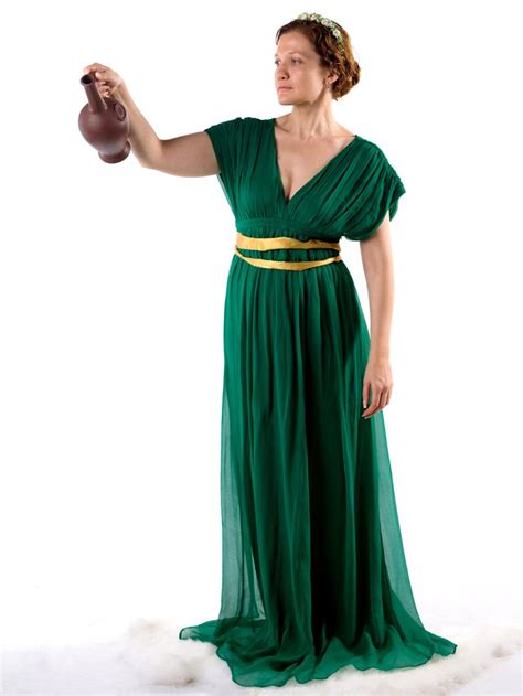 Lady In Green Handing Jug Ancient Greek Clothing Greek Clothing