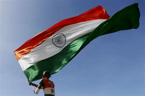 Independence day top bollywood songs: Happy Independence Day 2016: Top 10 Hindi patriotic songs to celebrate 70th year of freedom ...