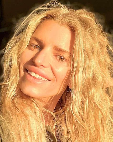 Jessica Simpson Shares Makeup Free Selfie With Ode To Fathers Day