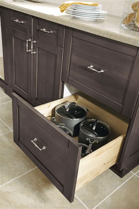 Whether choosing kitchen cabinet drawers or drawer cabinets for other rooms of your home, this overview from masterbrand covers what types are a cabinet's drawer front style is determined by the overall cabinet door style that has been chosen. Two Drawer Base Cabinet - Kitchen Craft Cabinetry