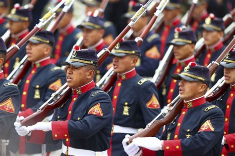 Escoltas De Las Unidades Históricas En La Gran Parada Y Desfile Militar