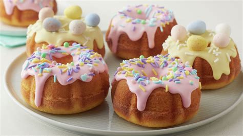 Make a bundt cake for the ultimate centrepiece dessert. Christmas Mini Bundt Cake Recipes - Eggnog Chai Mini Bundt Cakes Lito Supply Co / 6 bundt cake ...