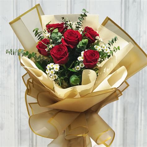 Online Designer Red Roses Bouquet T Delivery In Uae Ferns N Petals
