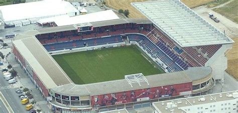 Estadio El Sadar En Osasuna Estadio Futebol Estádios Futebol