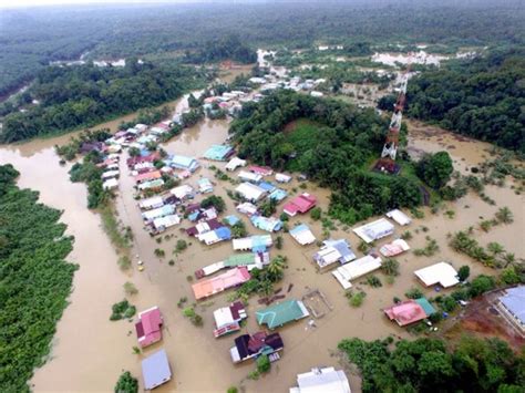 Air semakin naik pada 24/12/2014 apabila air di gua musang sudah semakin surut. Image result for banjir di kelantan 2017 | Dolores park ...