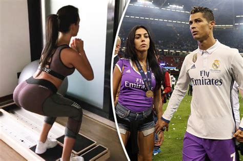 Cristiano Ronaldos Girlfriend Georgina Rodriguez Stuns In Boob Baring Cloud Hot Girl