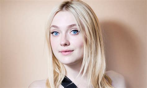 Русские актрисы блондинки молодые с длинными волосами фото
