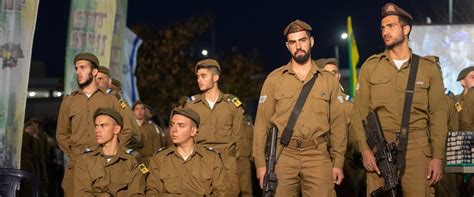 ידיעות חמות, תמונות, קטעי וידאו, כתבות ארכיון, דעות ומאמרים. לאחר פיגוע הדריסה: חיילי גולני נשבעו אמונים | כאן