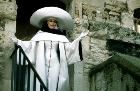 Glenn Close As Cruella De Vil In 102 Dalmatians Glenn Close Kept Cruella De Vil Costumes From
