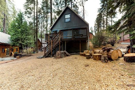 Cozy cabin just a short distance from june lake. Cabin in Shaver Lake, California