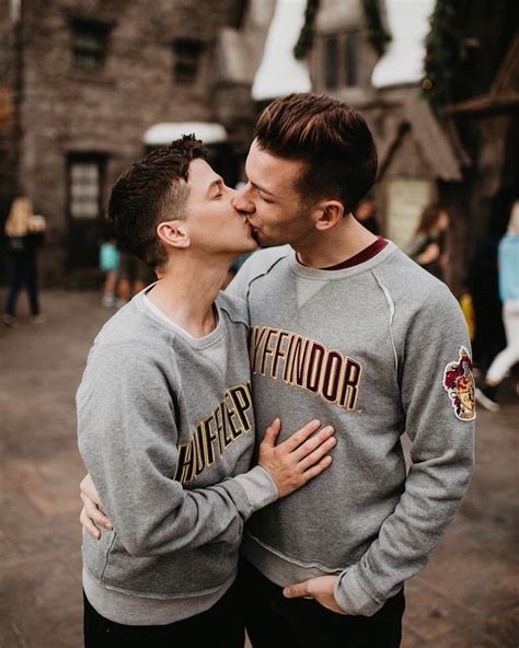 Seninle Işte Böyle öpūşürüm 💝 Lgbt Couples Cute Gay Couples Gay Aesthetic Couple Aesthetic