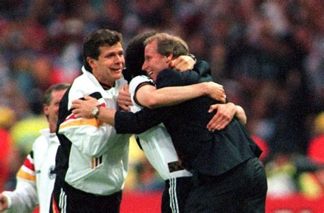 Bei der em 2020 handelt es sich um eine jubiläumsausgabe des kontinentalen wettbewerbs. Fußball-EM 2016: Das ist die deutsche EM-Historie ...