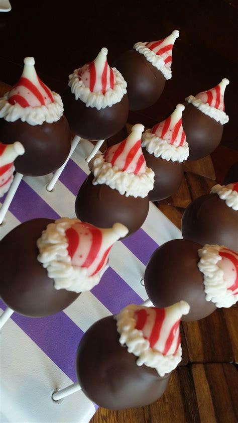 Nothing is more festive than cake on a stick. Easy Santa Hats | Christmas cake pops, Christmas cake ...