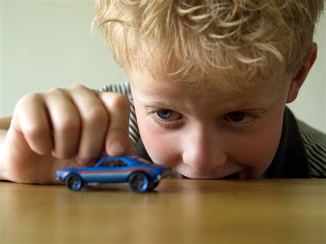 What Are The Early Signs Of Autism In Children? | Oxbridge