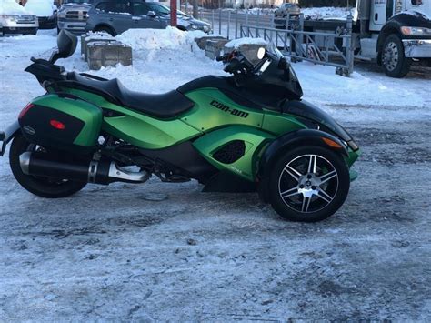 The vehicle has a single rear drive wheel and two wheels in front for steering, similar in layout to a modern. Can-am Spyder RSS RSS 2012 Occasion à vendre Saint ...