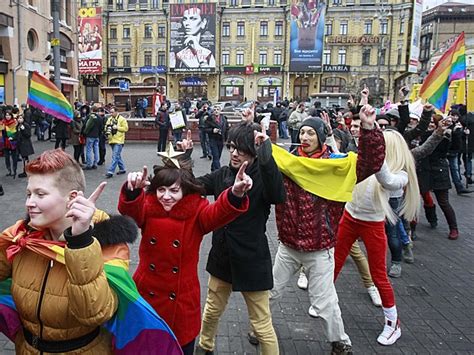 G1 Ativistas Gays Fazem Ato Na Ucrânia Para Apoiar Entrada Do País Na
