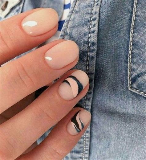 Awesome Minimalist Nail Art Design To Beautify Your Appearance 28