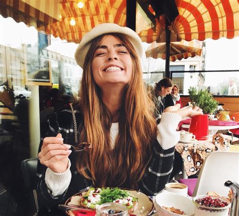 Andreea raicu a trecut de 30 de ani, insa arata ca o tanara de 20. Cele doua alimente delicioase care te mentin tanara mai ...