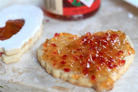 Some of the jelly may ooze out slightly, and that's ok! Hot Pepper Jelly Cashew Heart Linzers - Diary of a Mad ...