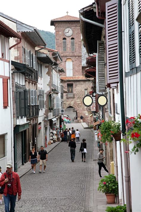 Se non vuoi effettuare cambi durante il tuo viaggio allora ti consigliamo di. Saint-Jean-Pied-de-Port - Saint Jean Pied de Port