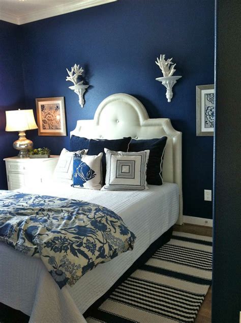 Egal ob total verrückt oder einfach nur außergewöhnlich, unsere schlafzimmer grau blau sorgen für anregungen beim einrichten und dekorieren, streichen und umräumen.damit wir uns auch jeden tag zu hause wohlfühlen. Schlafzimmer Blau - 50 blaue Schlafbereiche, die Schlaf ...
