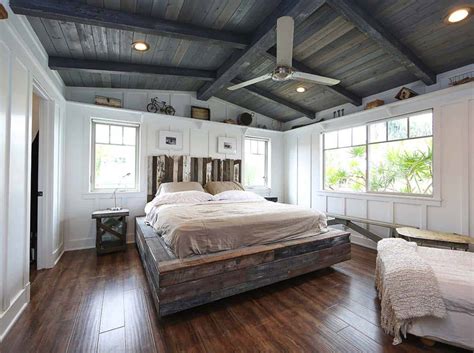 Create the modern, rustic bedroom of your dreams by marrying a mix of rugged materials and homey accents with super comfortable pieces. 40 Amazing rustic bedrooms styled to feel like a cozy getaway