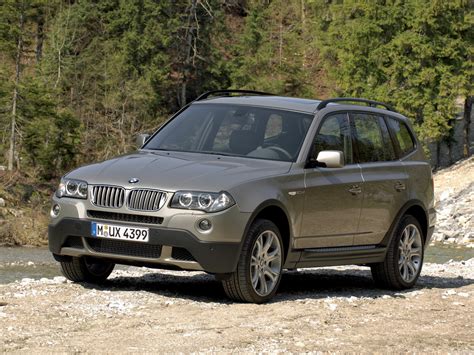 Three and a half years after the launch of the second generation of the german car, the facelift has many aesthetic changes mainly. Fotos de BMW X3 Facelift E83 2006
