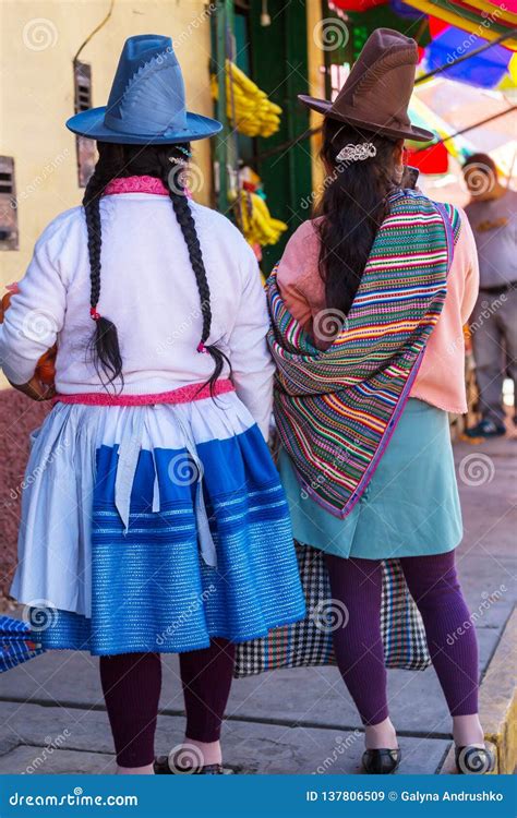 Gente Peruana Imagen De Archivo Editorial Imagen De Hembra 137806509