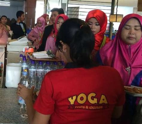 Tersedia loker untuk berbagai kalangan dari lulusan sma, smk, fresh graduate. Lowongan Kerja Kasir Merangkap Waitress Restoran - Gibran Waluyo di Cikupa, Tangerang Kabupaten ...