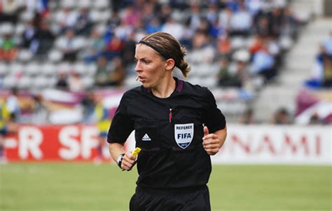 Stephanie frappart and kateryna monzul they will be in two matches of the uefa rounds. Rencontre avec Stéphanie Frappart | Tous Arbitres