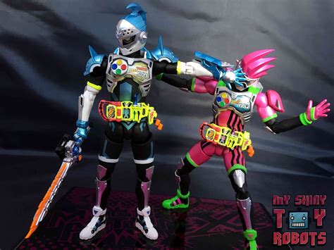 Kamen rider gridon vs kamen rider bravo (鎧武［ガイム］外伝 仮面ライダーグリドンｖｓ仮面ライダーブラーボ gaim gaiden kamen raidā guridon. My Shiny Toy Robots: Toybox REVIEW: S.H. Figuarts Kamen ...