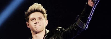 One Direction Niall Horan Llega En Muletas A Los Brit Awards 2014 La