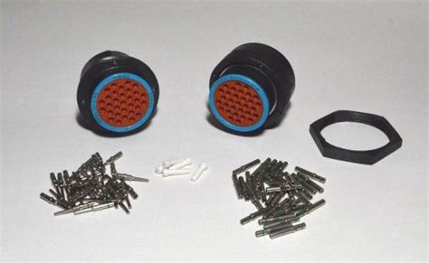 Sell Deutsch Hdp20 31 Pin Genuine Bulkhead Connector And Ring Kit 14 Awg