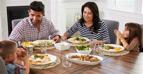 10 Uplifting And Easy Prayers Before Meals Saying Grace For Dinner And Eating