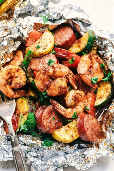 Everything steams together and cooks evenly, leaving you with a complete meal and zero dishes to wash. Cajun Shrimp and Sausage Vegetable Foil Packets | Foil ...