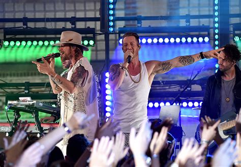 2017 Cmt Music Awards Bring The Party To Nashville Pictures