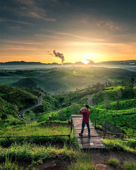 8 Tempat Untuk Melihat Sunrise Di Bandung Bikin Mata Enggan Berkedip
