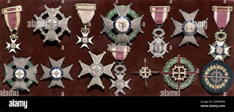 Insignias Militares Hi Res Stock Photography And Images Alamy