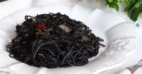 I cibi mantengono le proprietà nutritive e il contenuto vitaminico e conservano integri i sali minerali. Pasta al nero di seppia / ricetta infallibile