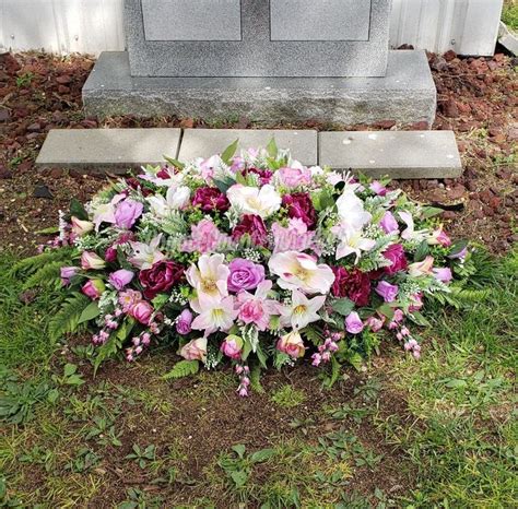 Extra Large Lavender And Pink Cemetery Grave Blanket Grave Etsy Cemetery Flowers Hydrangea
