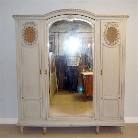 Buy vida living croft ivory painted 3 door 2 drawer wardrobe online free 2 man delivery pay 25% deposit price. French 3 Door Painted Armoire / Wardrobe - Antiques Atlas
